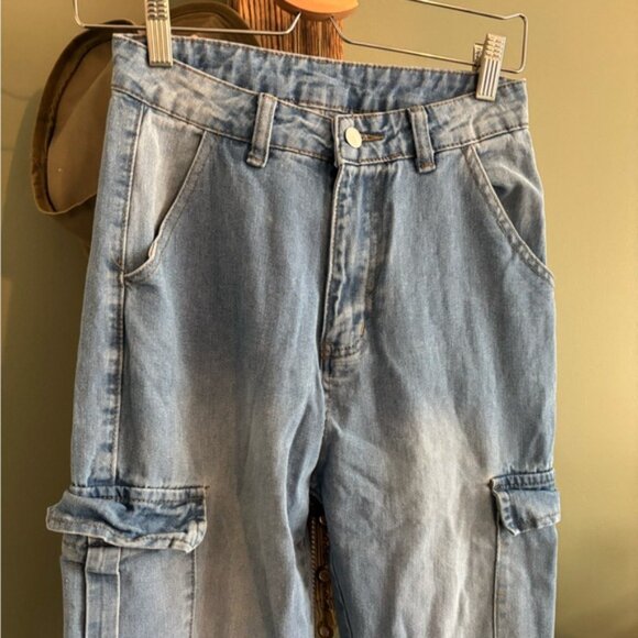 148.) SHEIN / Denim / Light Blue / Cargo Jeans - Picture 4 of 8